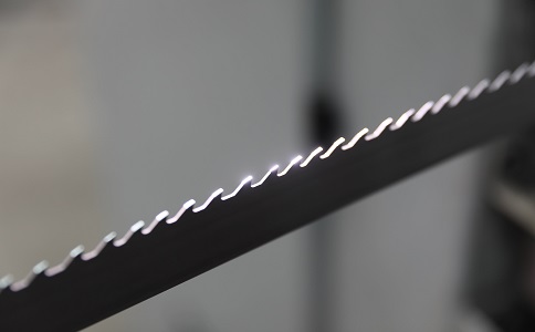韶关双金属带锯条产生切削噪音的原因具体有哪些？